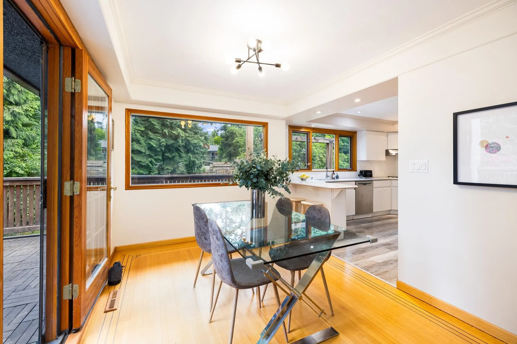 1561 Merlynn Crescent