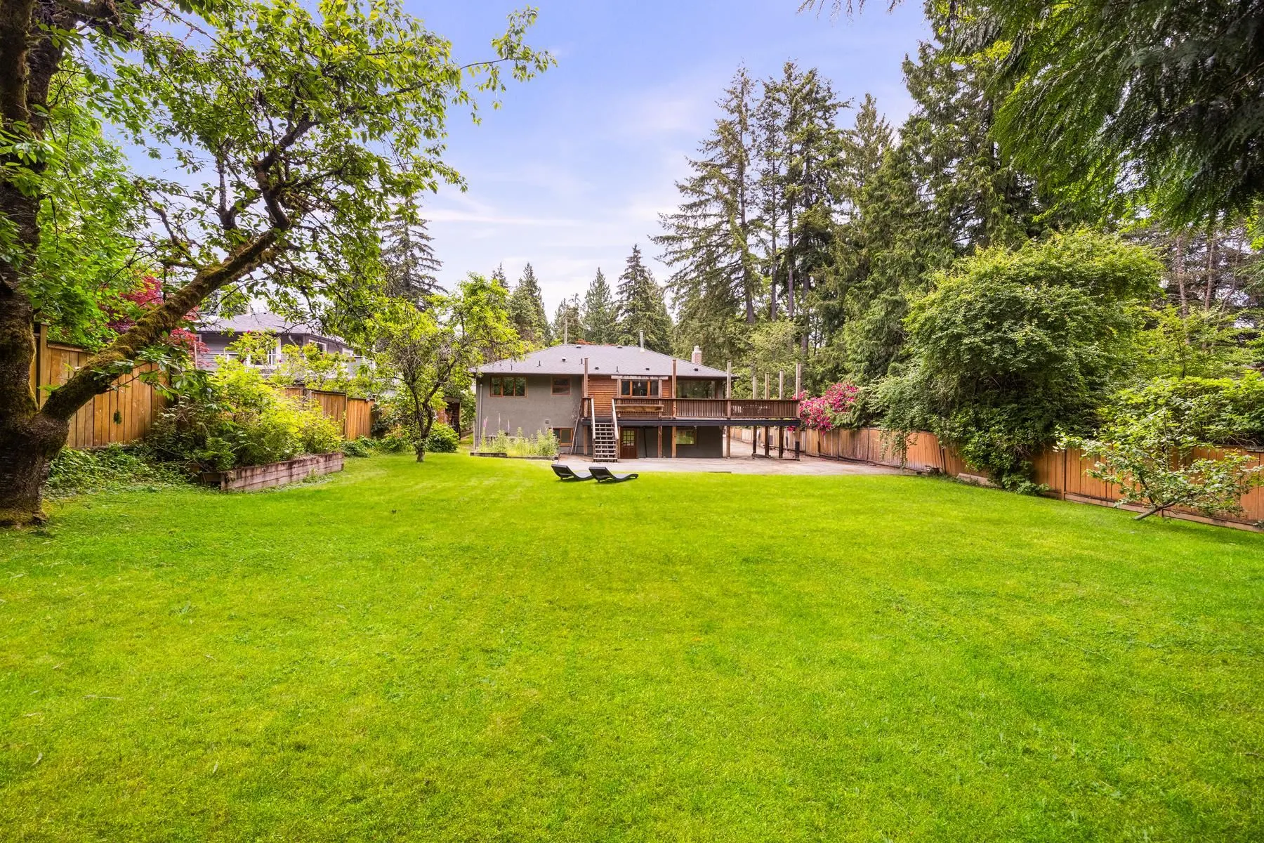 1561 Merlynn Crescent