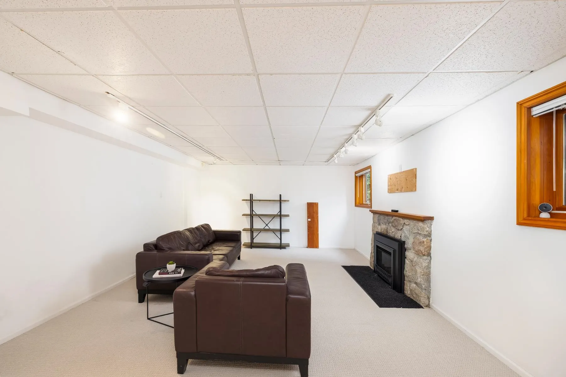 1561 Merlynn Crescent