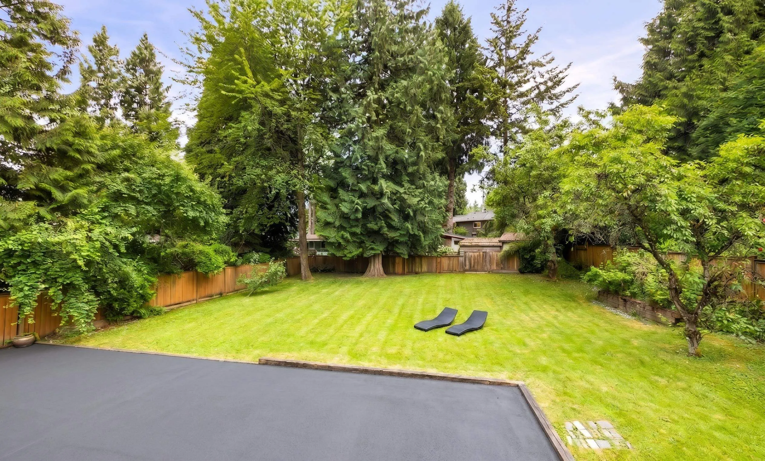 1561 Merlynn Crescent