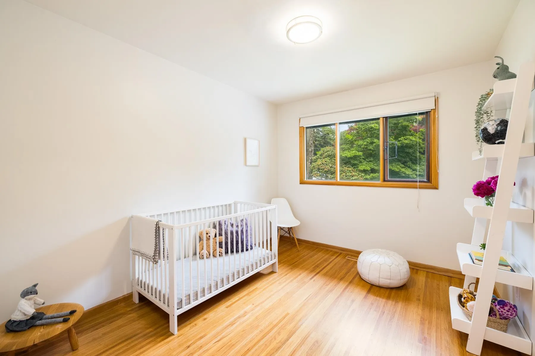 1561 Merlynn Crescent