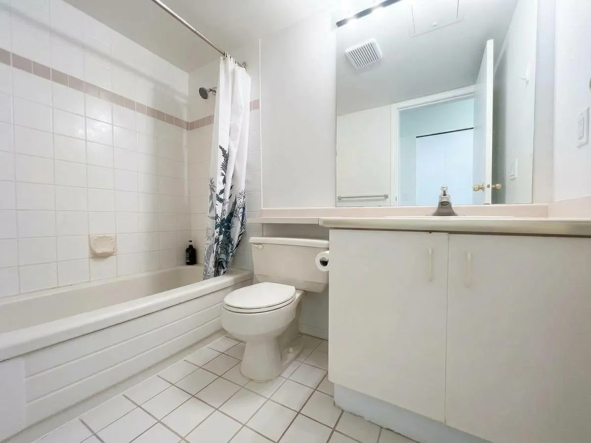 3720 W 8th Avenue #203