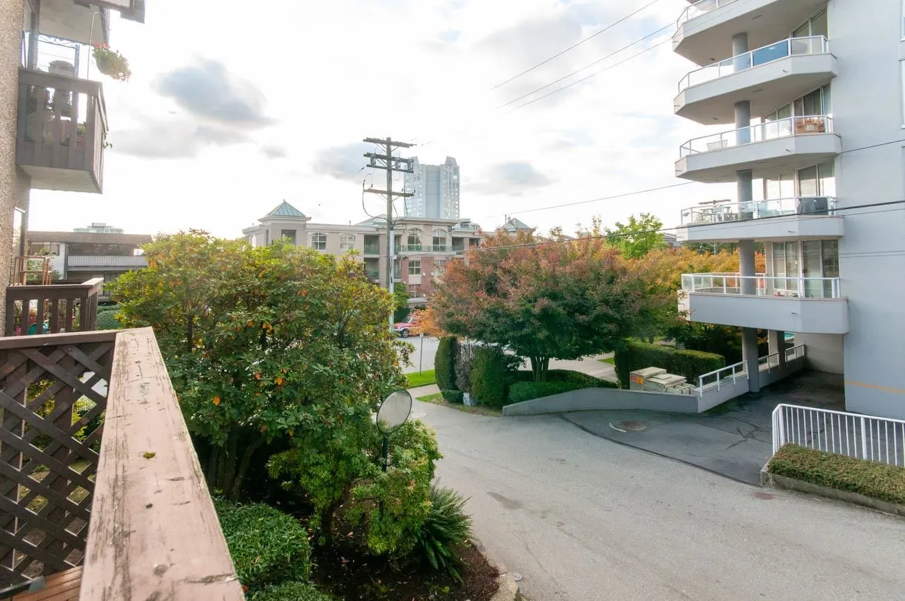 120 E 4th #210