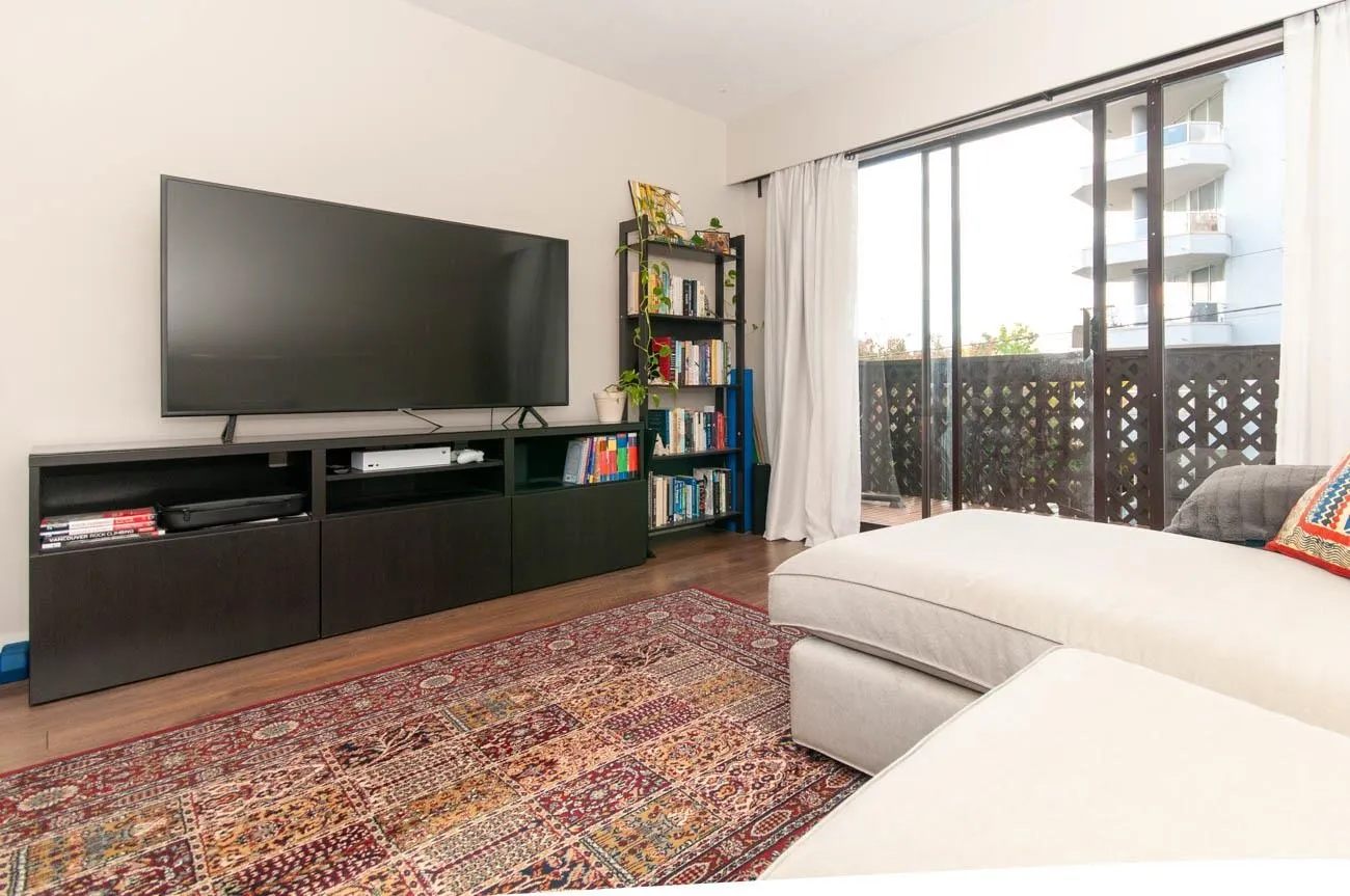 120 E 4th #210