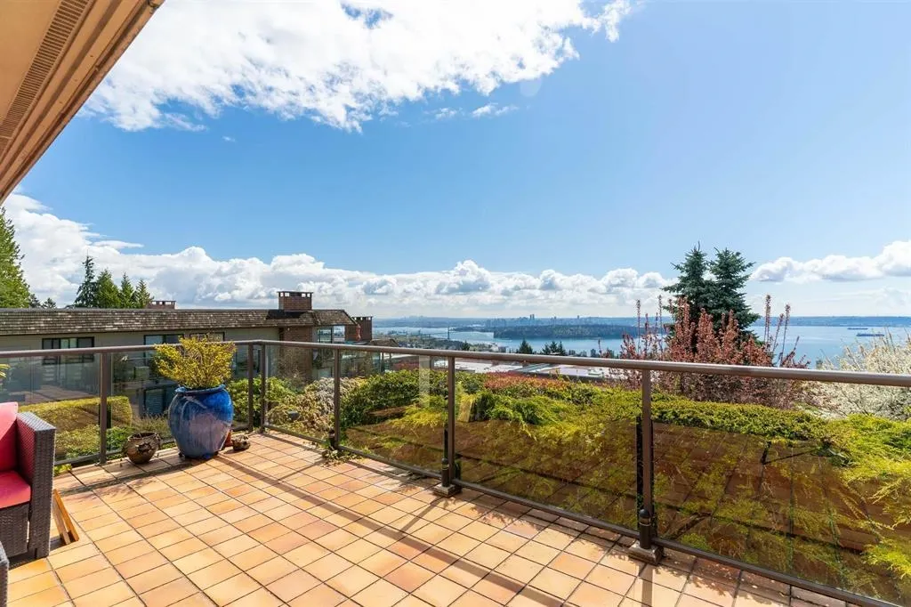 2246 Folkestone Way #14