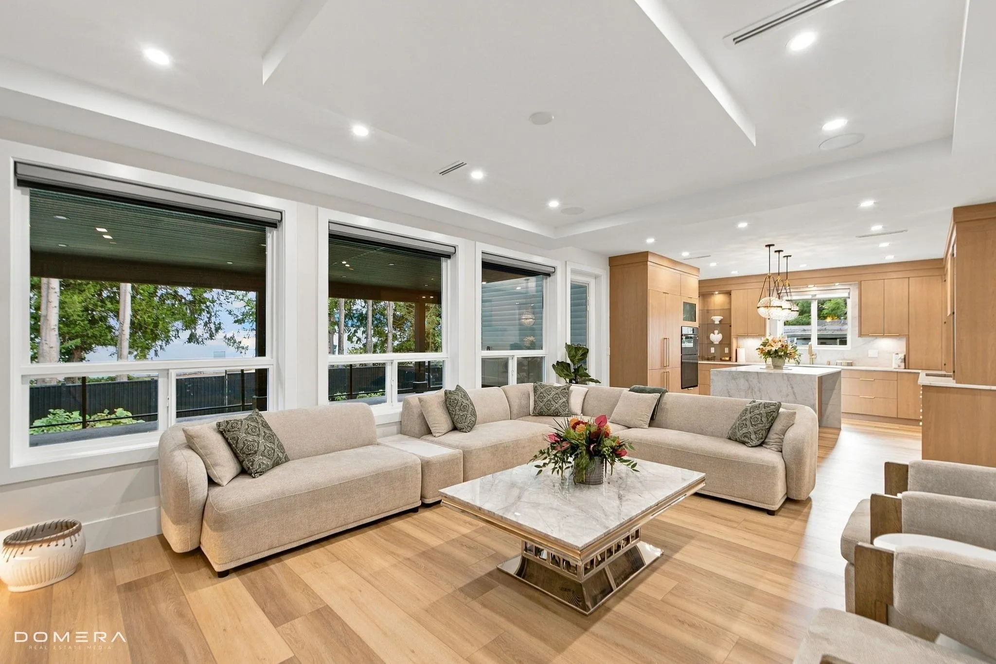 2118 Oakridge Crescent