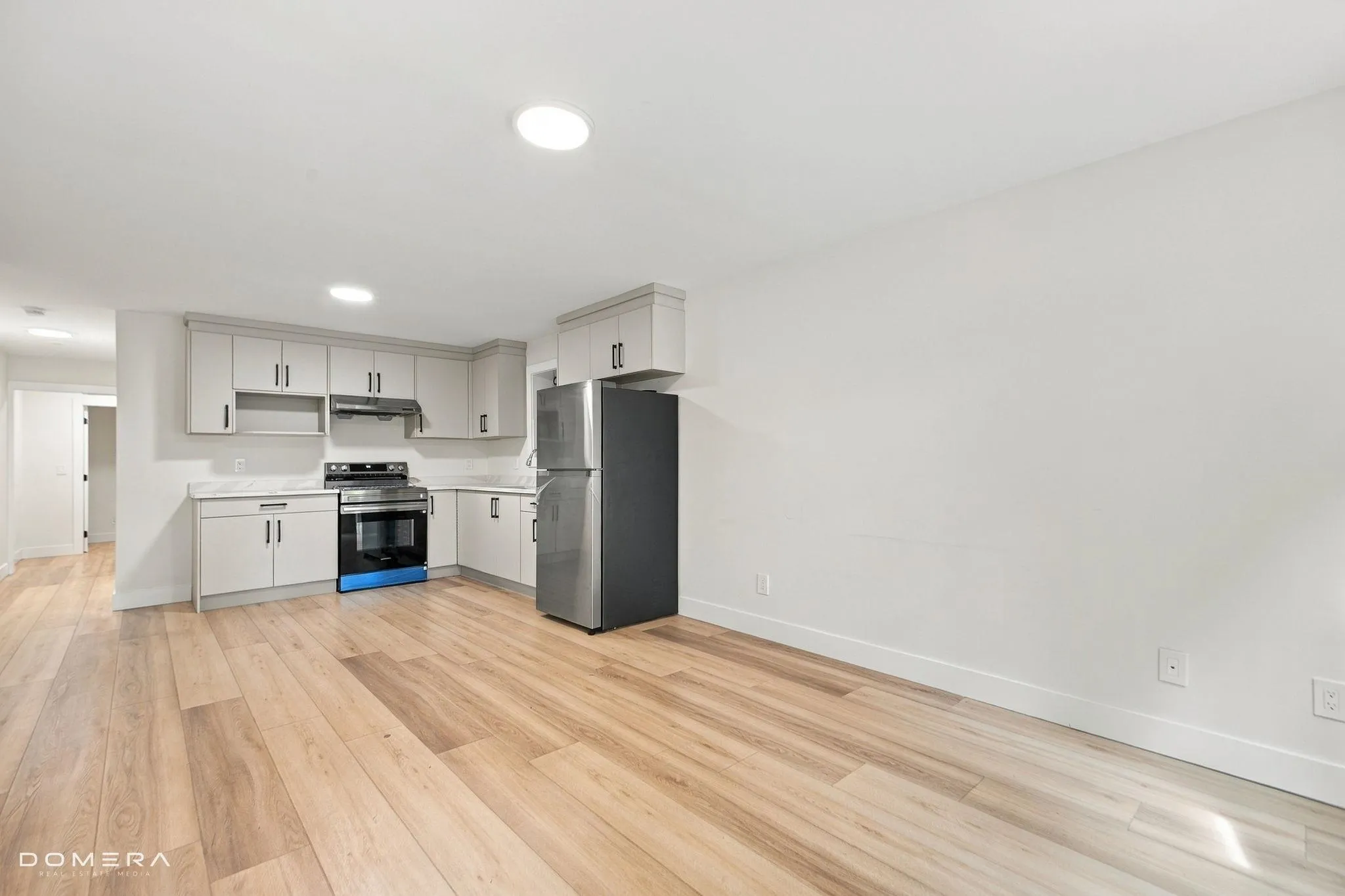 2118 Oakridge Crescent