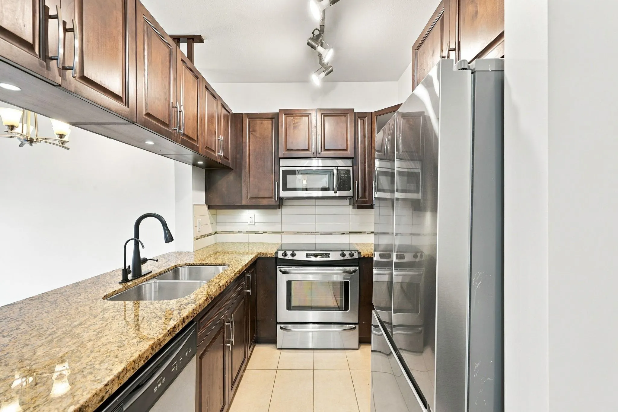 12525 190a Street #212