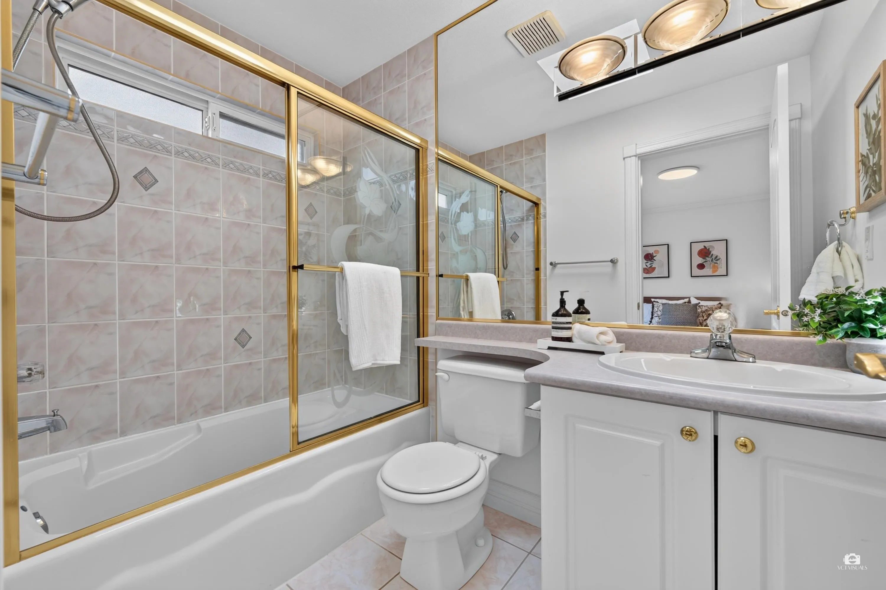 6286 Dunsmuir Crescent