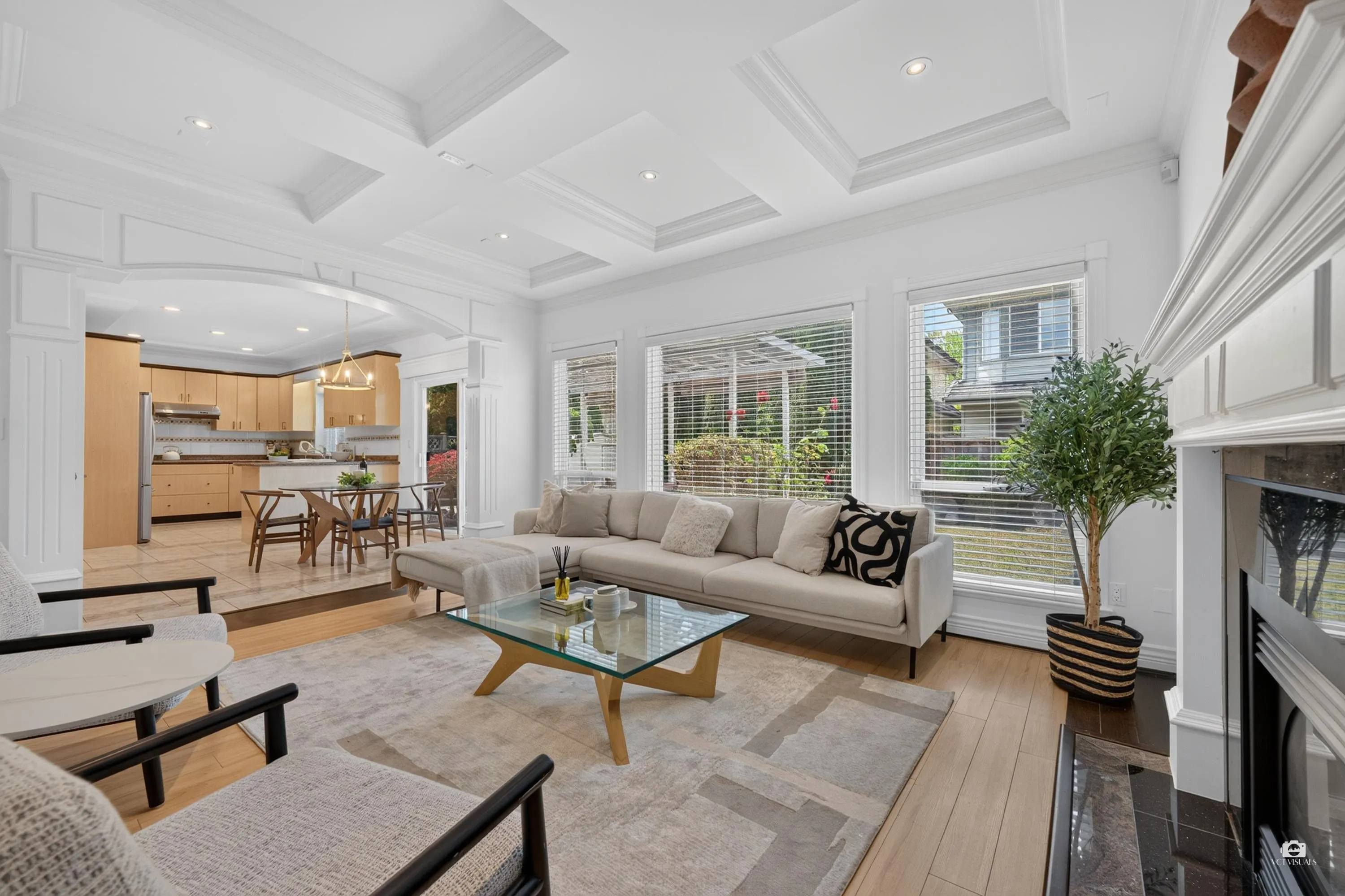 6286 Dunsmuir Crescent