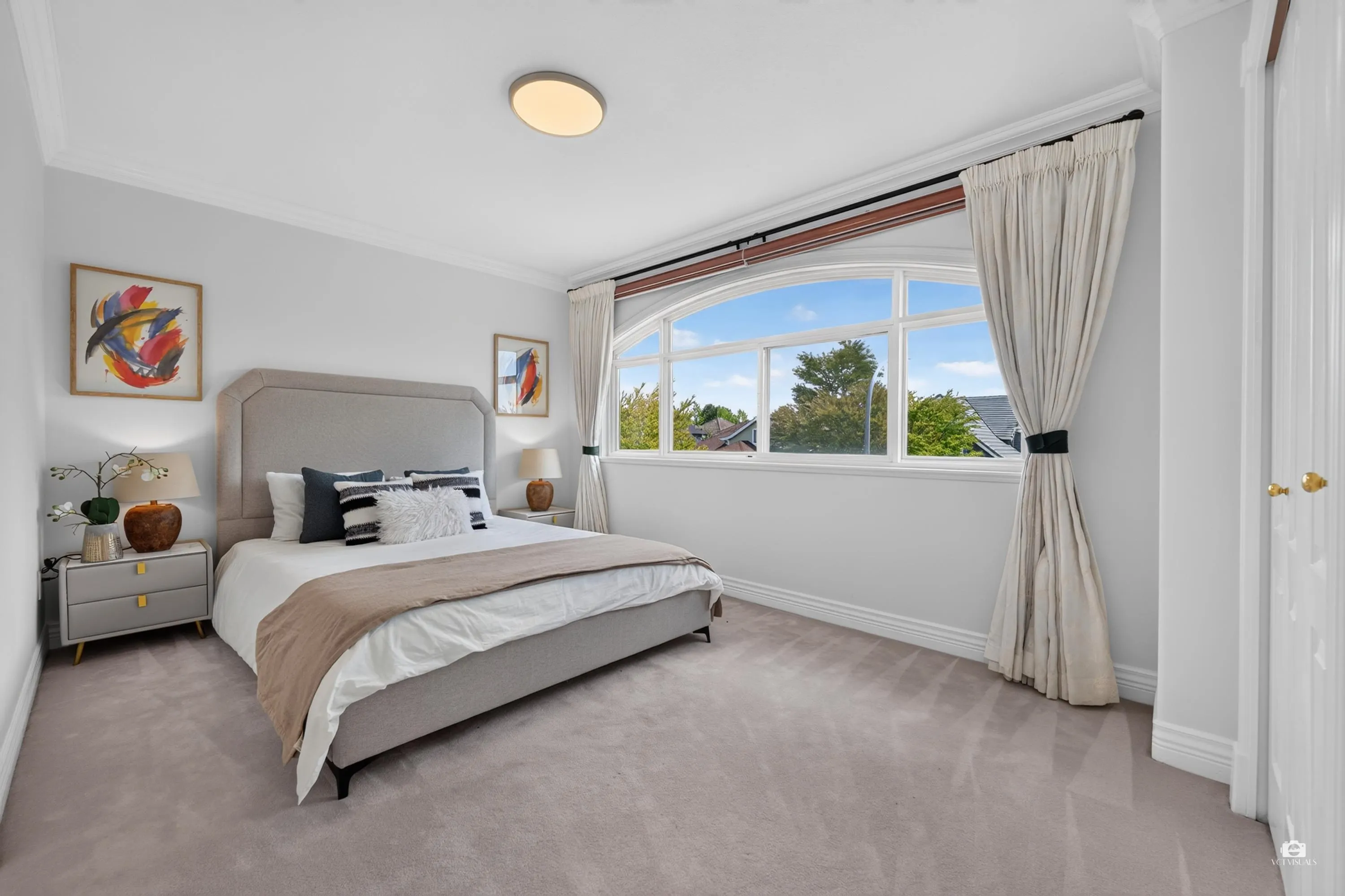 6286 Dunsmuir Crescent