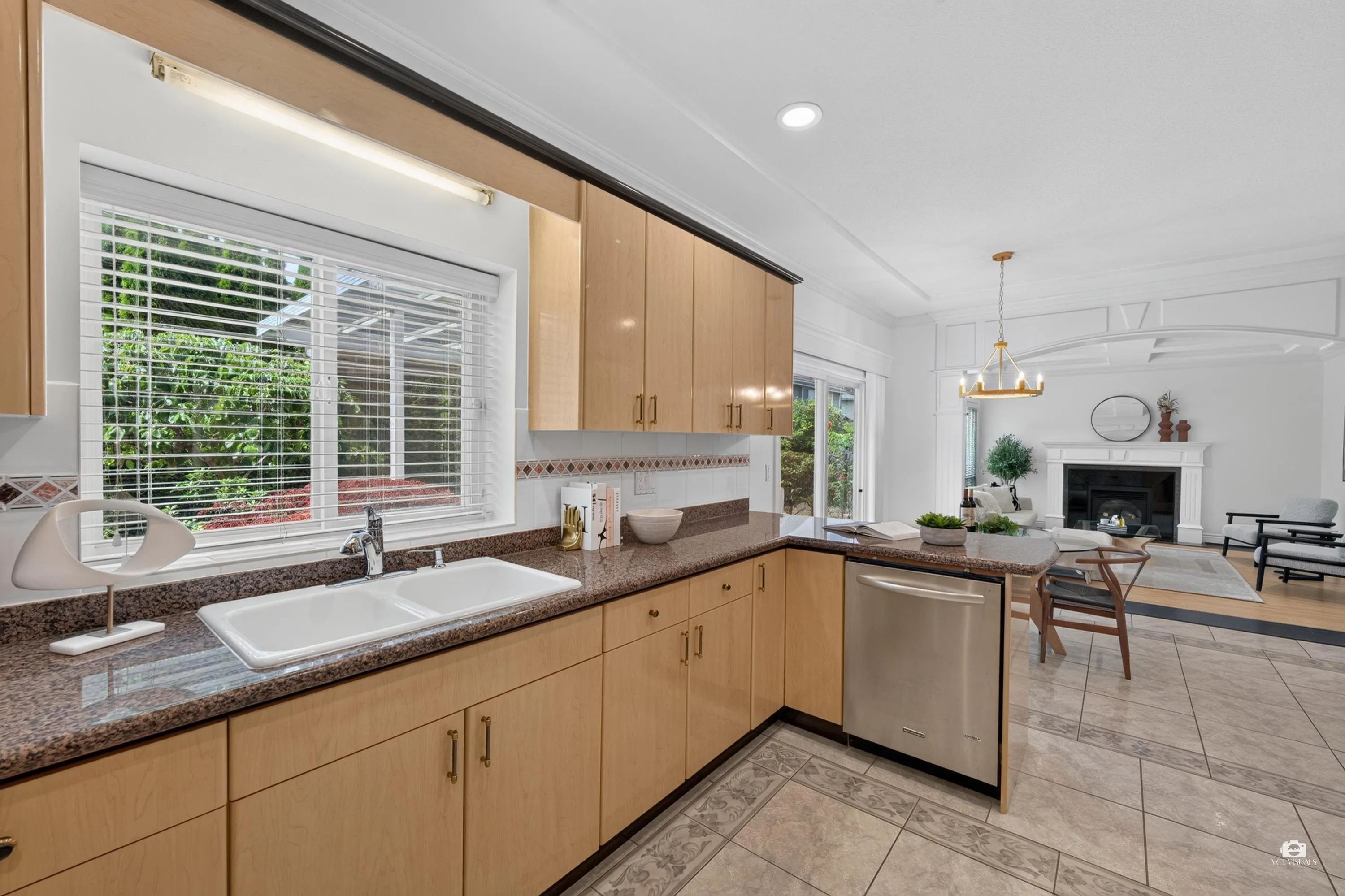 6286 Dunsmuir Crescent
