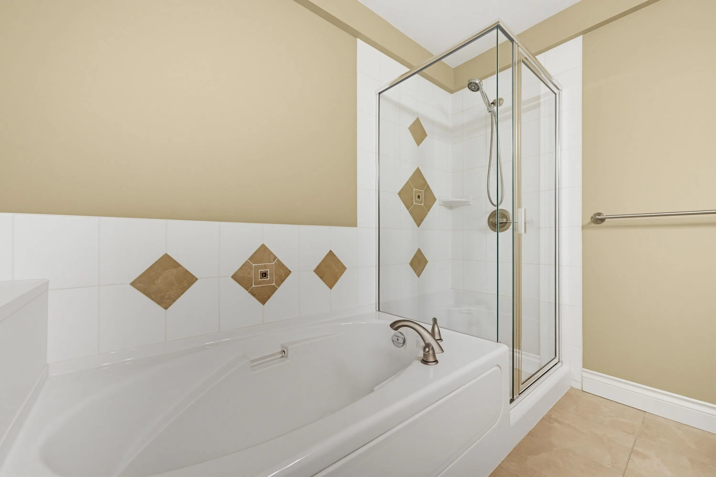 15357 17a Avenue #202