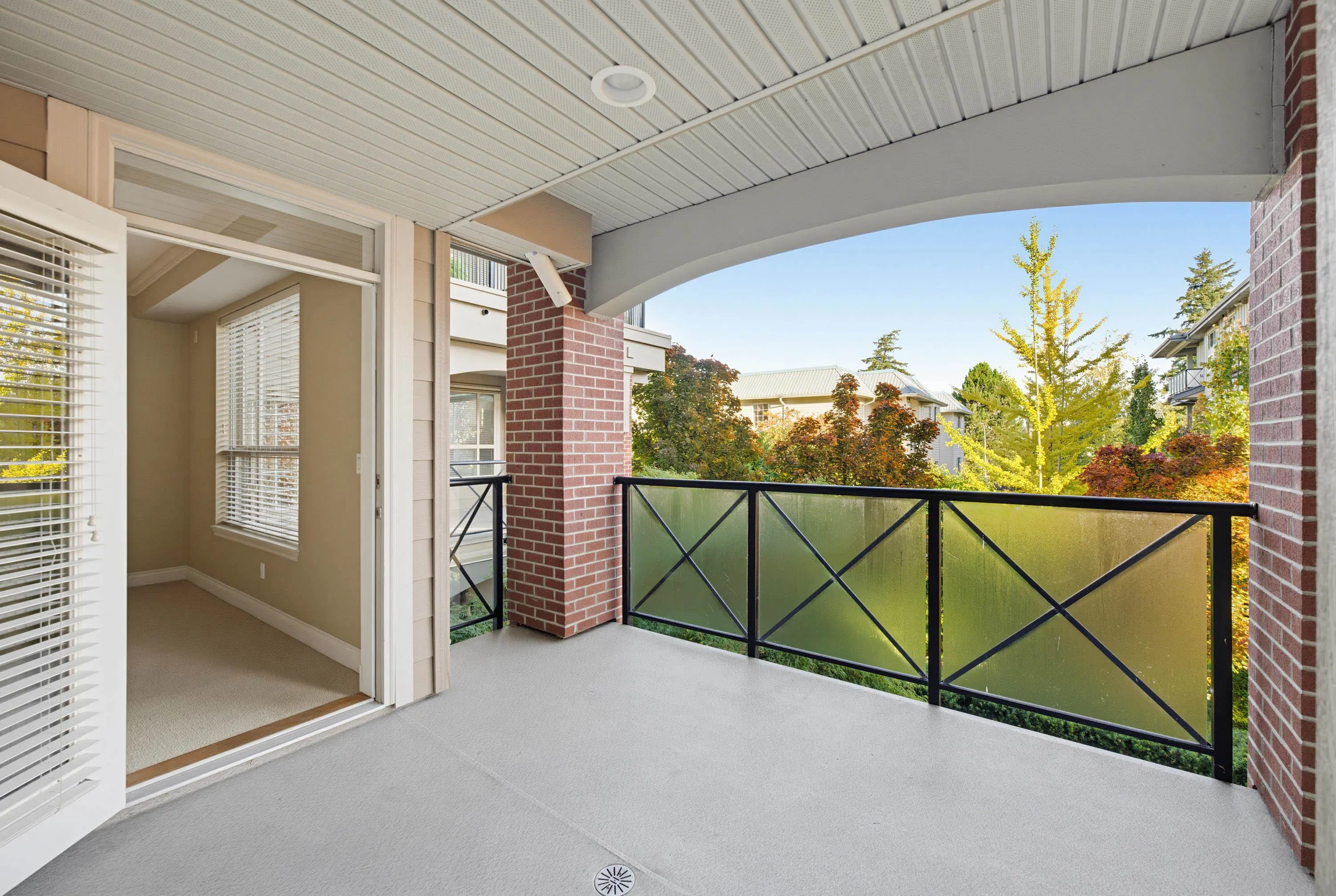 15357 17a Avenue #202