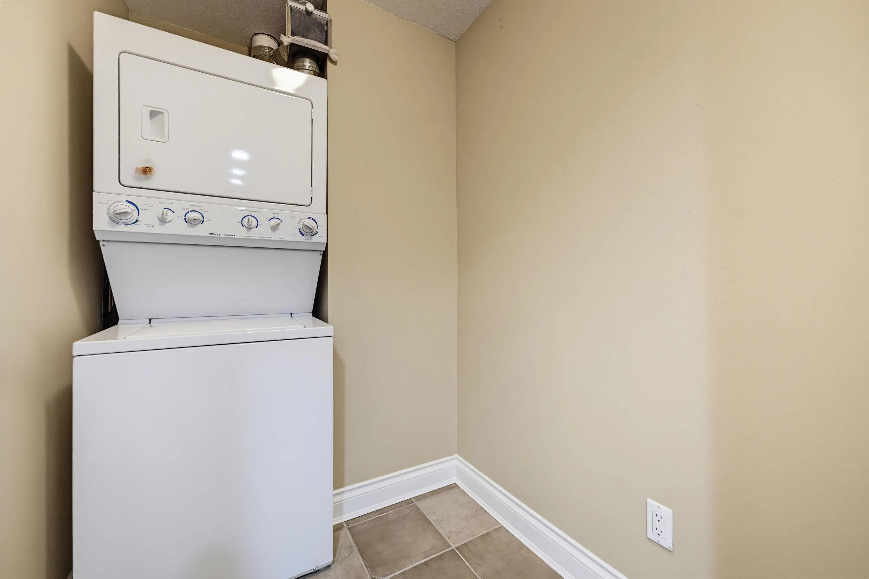 15357 17a Avenue #202