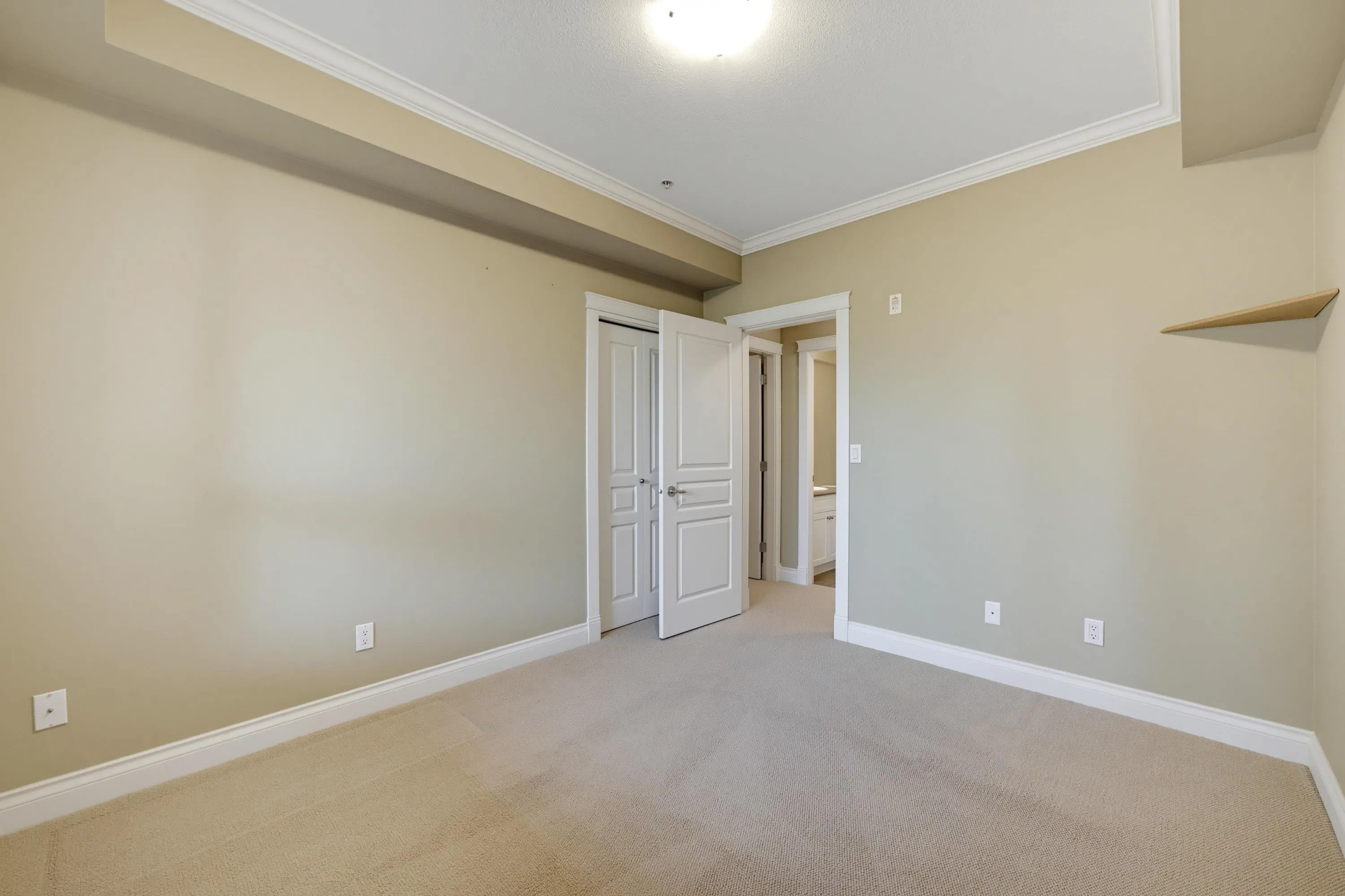 15357 17a Avenue #202