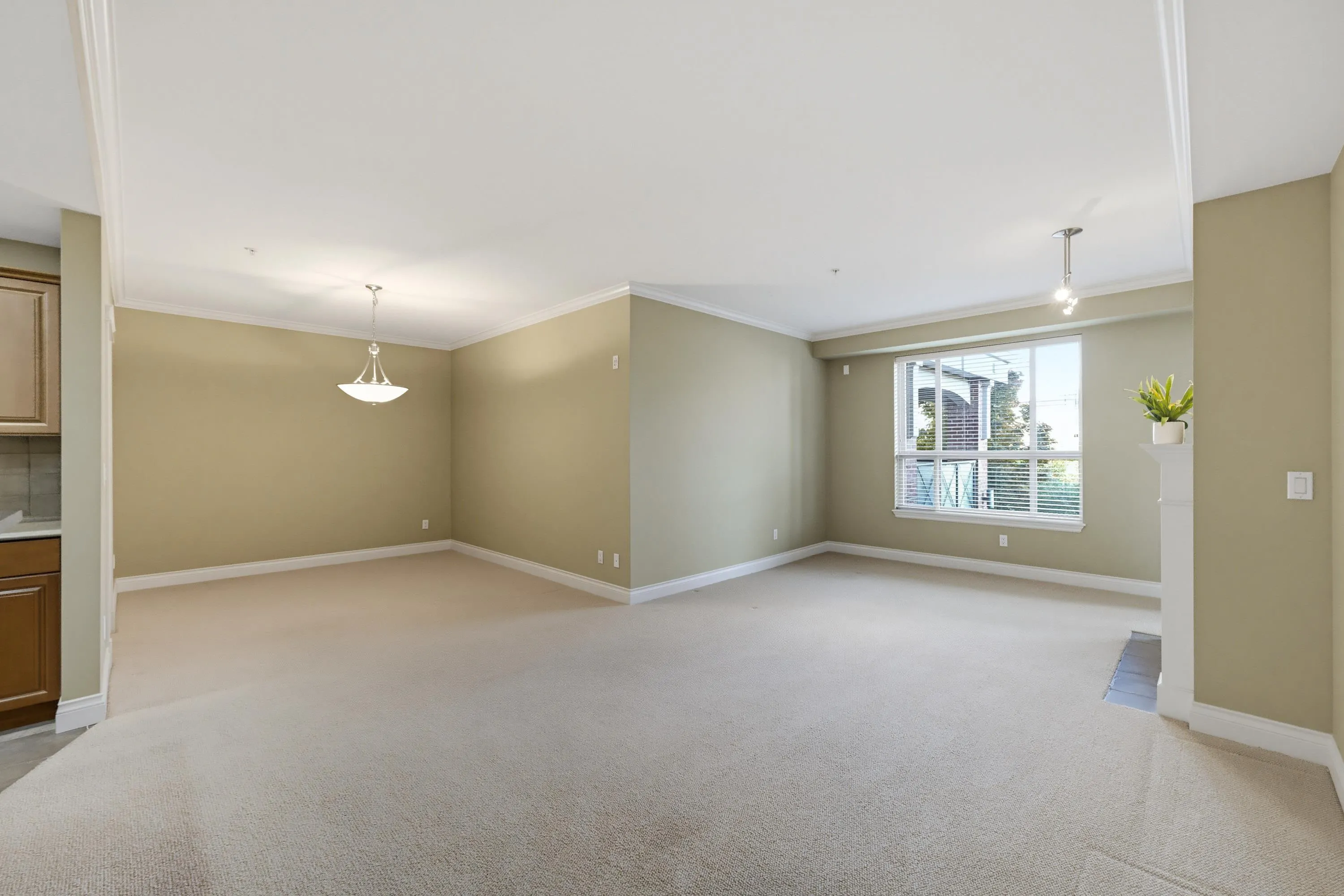 15357 17a Avenue #202