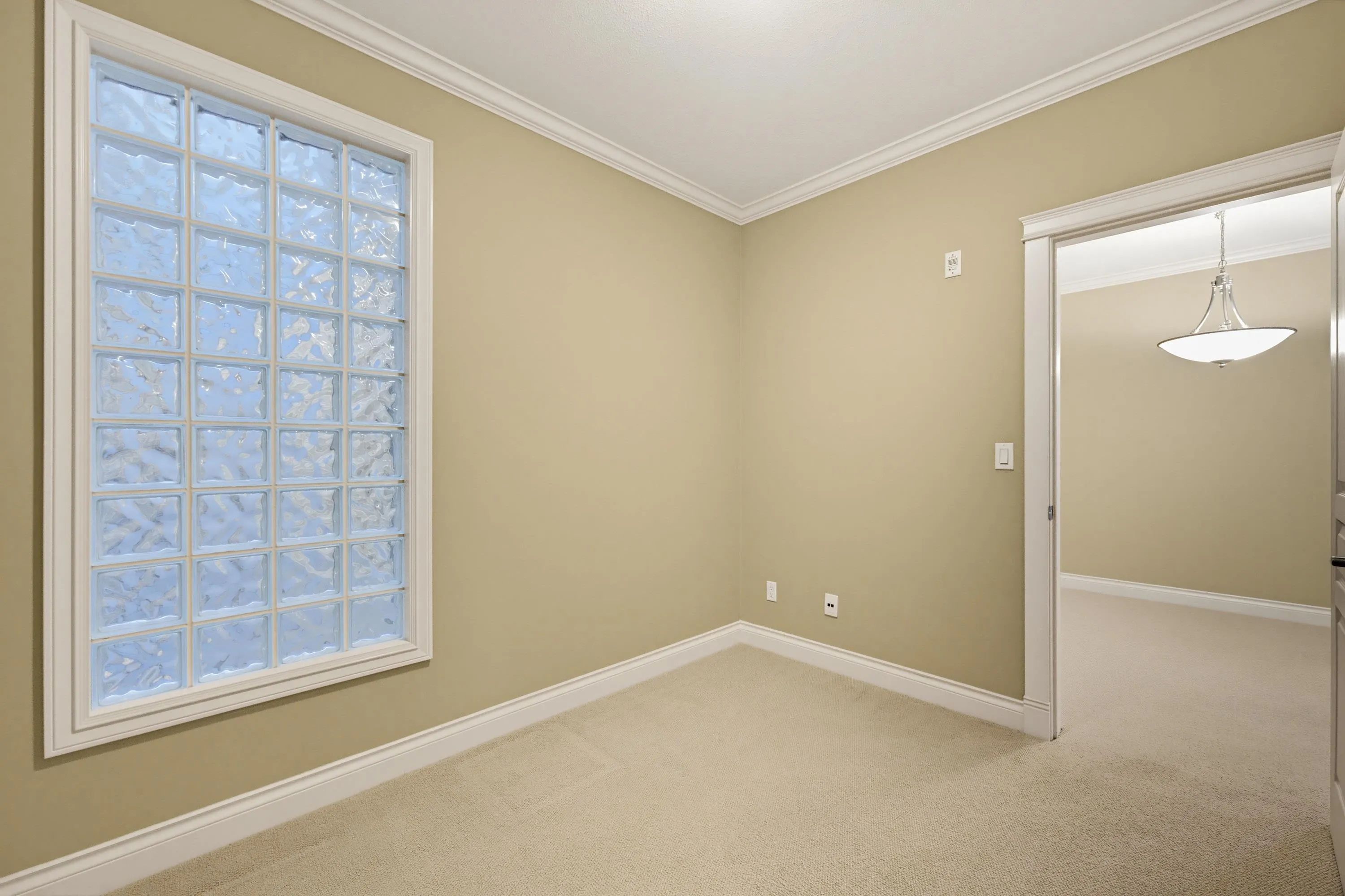 15357 17a Avenue #202