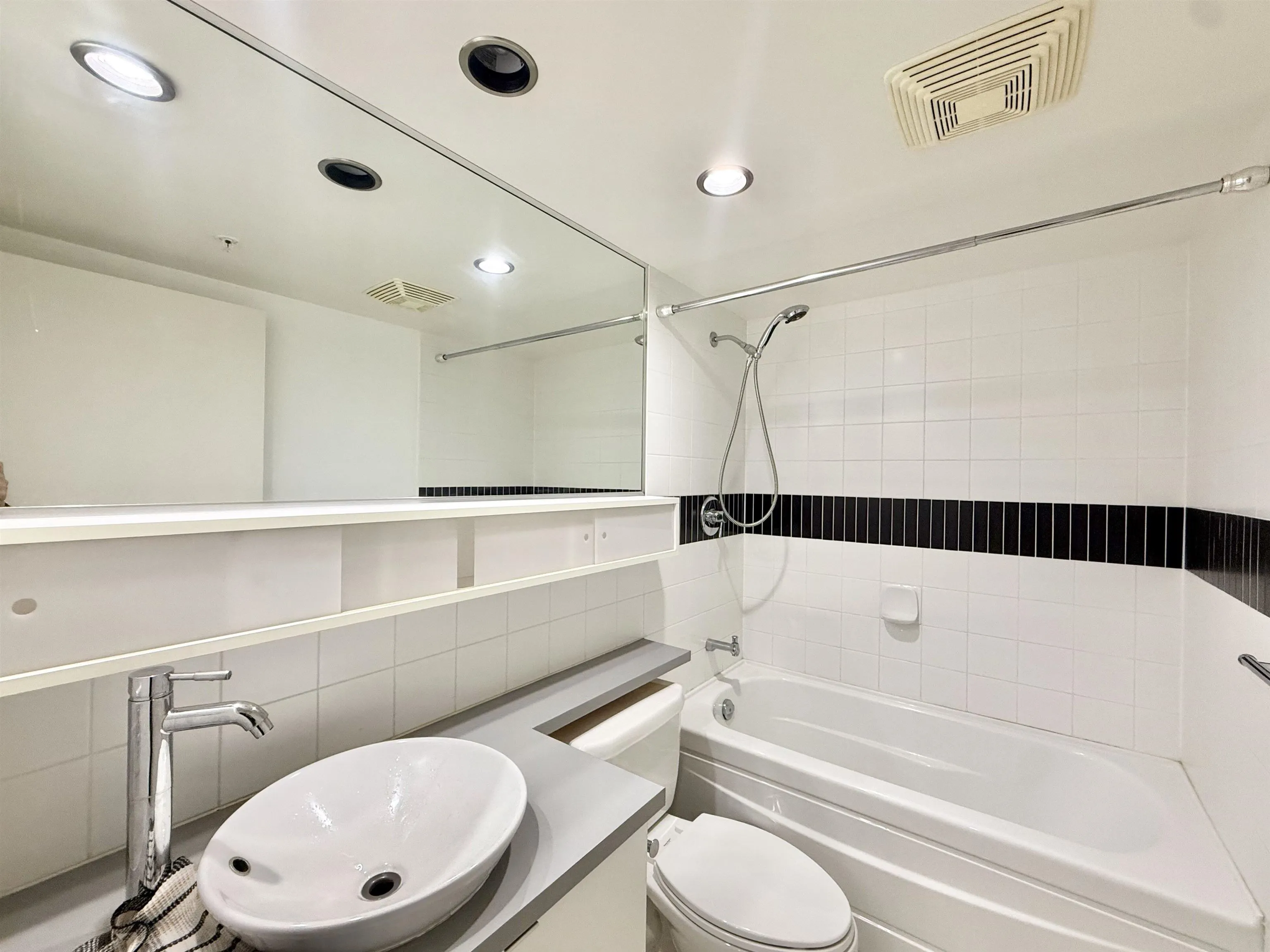 939 Expo Boulevard #2501