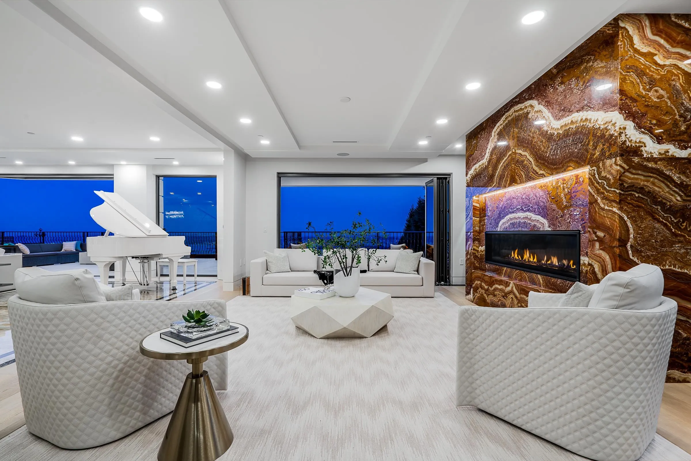 1123 Crestline Road