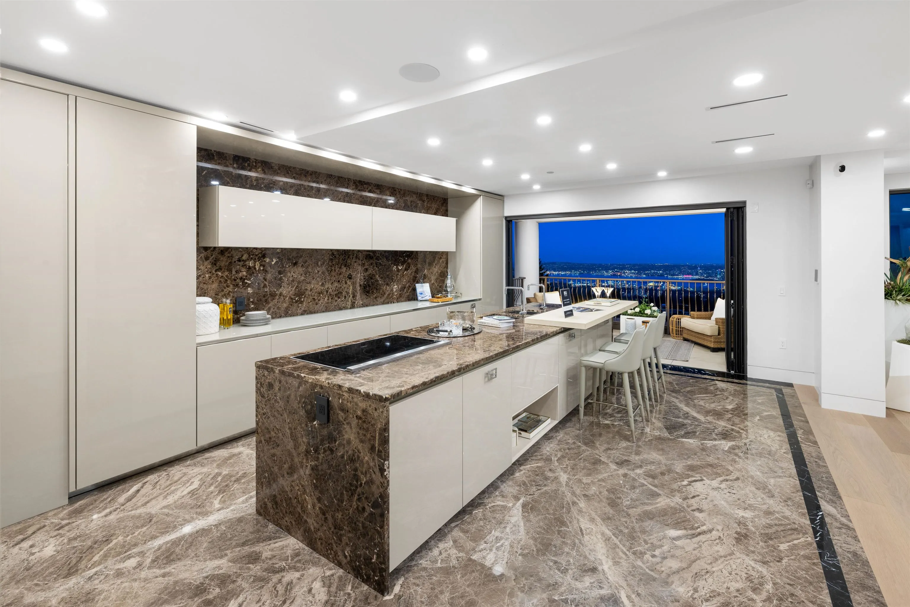 1123 Crestline Road