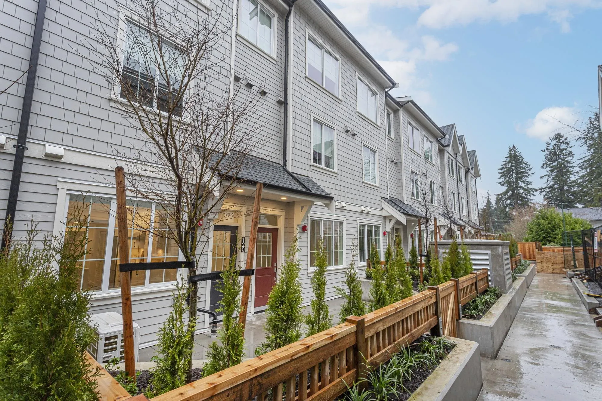 720 Robinson Street #120
