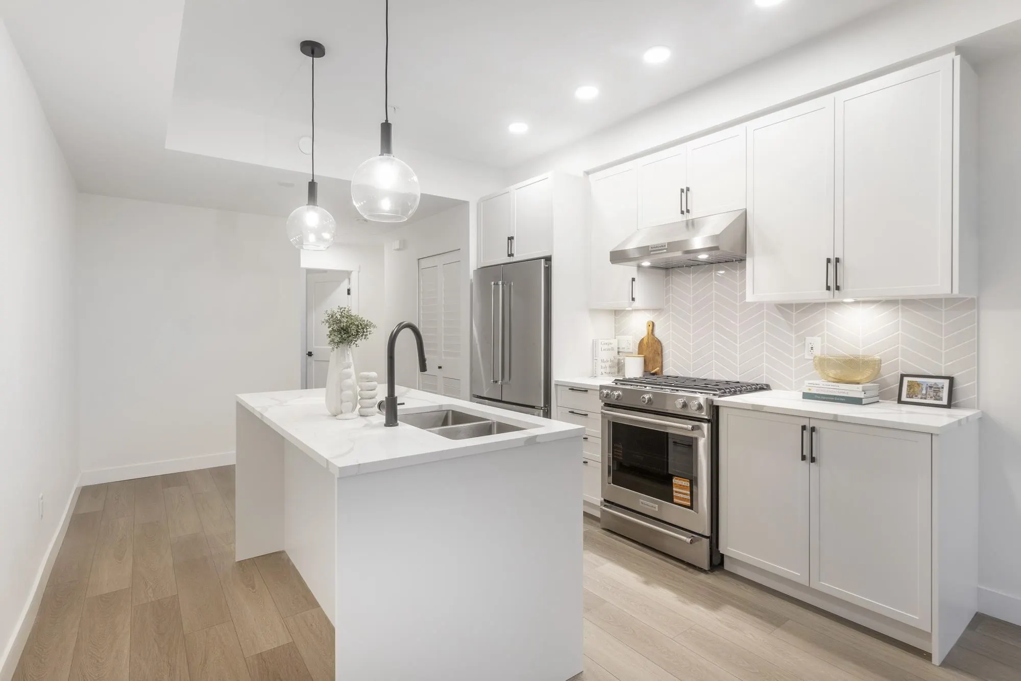 720 Robinson Street #120