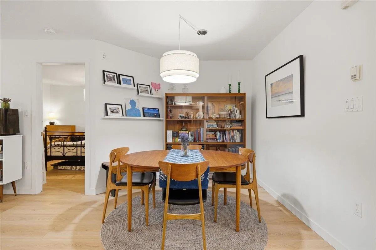 2059 Chesterfield Avenue #411