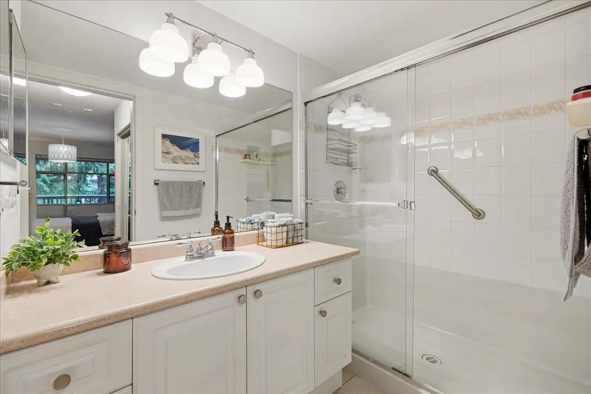 2059 Chesterfield Avenue #411