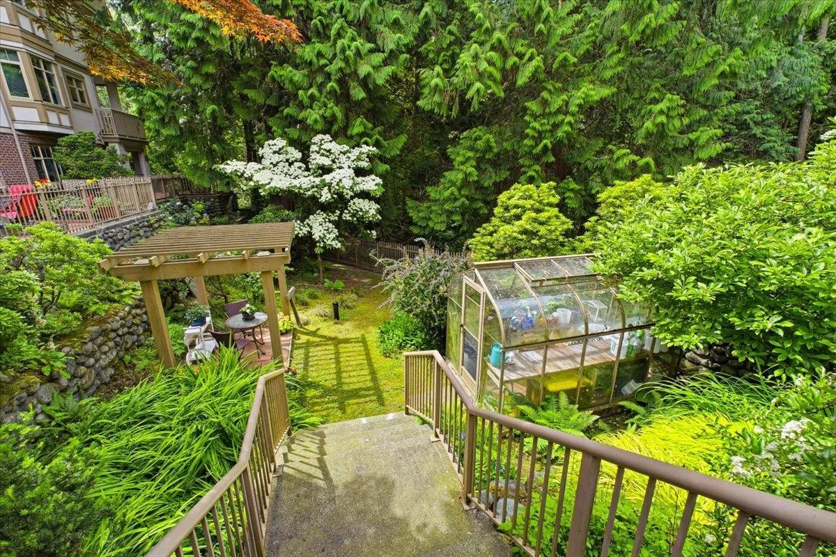 2059 Chesterfield Avenue #411