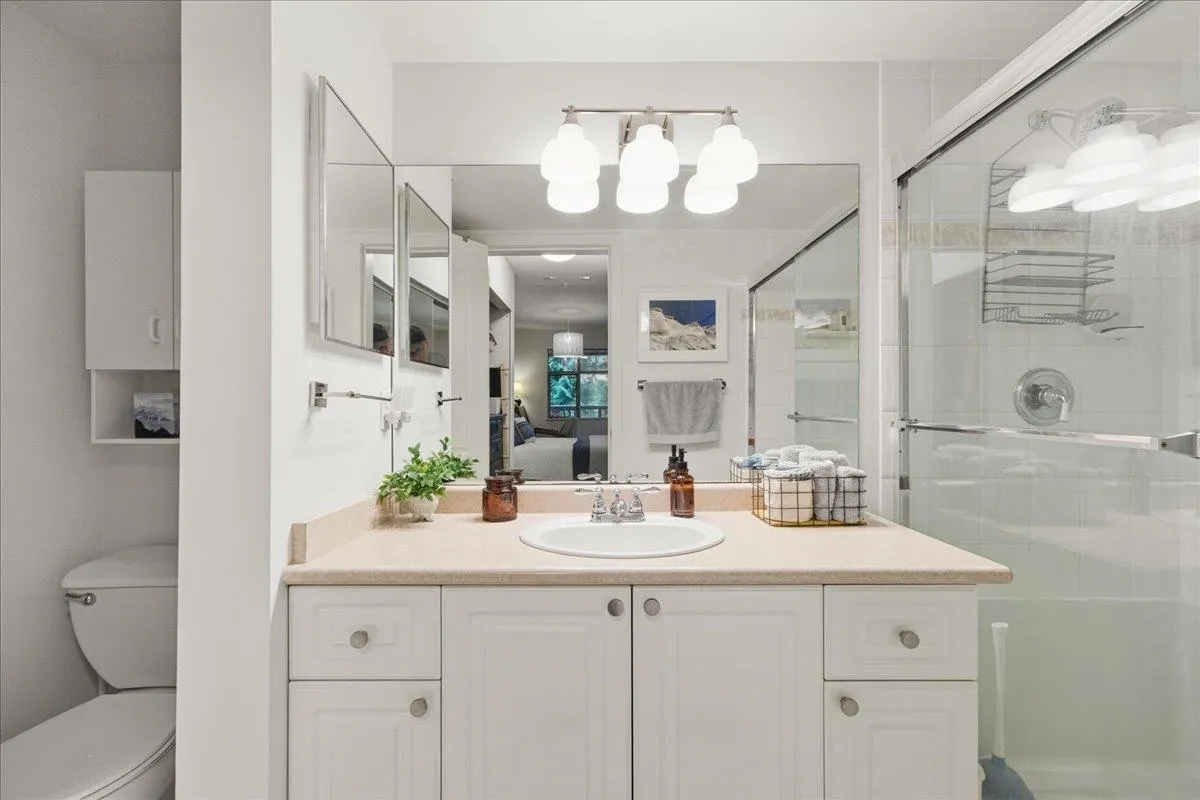 2059 Chesterfield Avenue #411