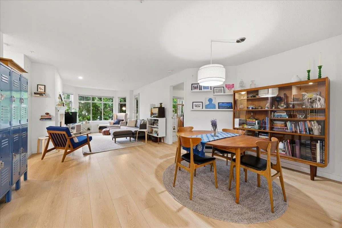 2059 Chesterfield Avenue #411