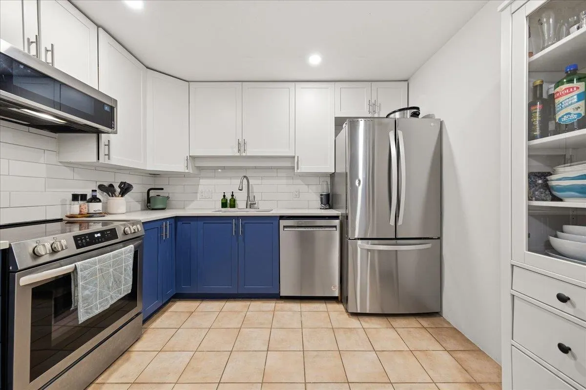 2059 Chesterfield Avenue #411
