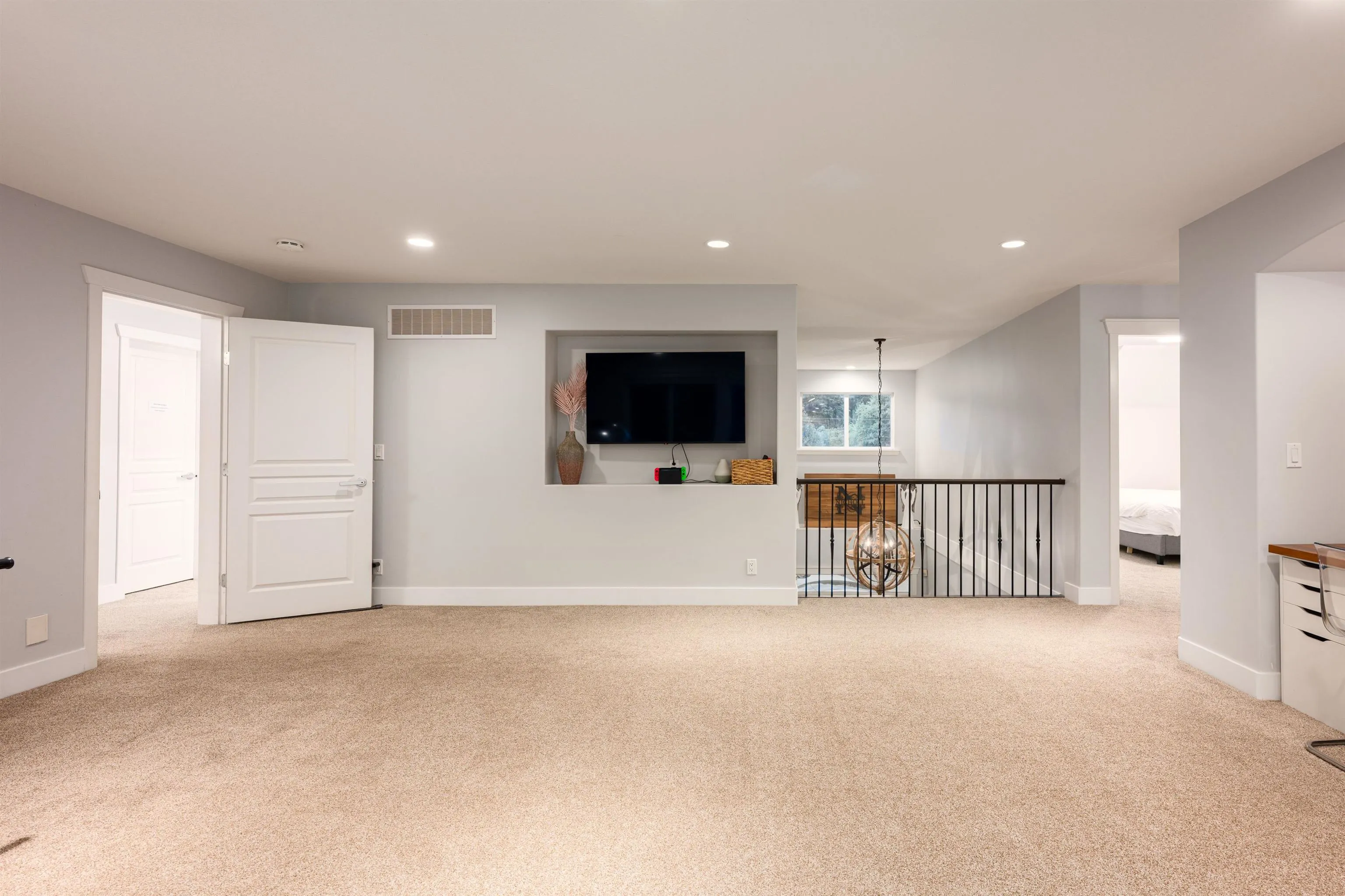 6453 260 Street