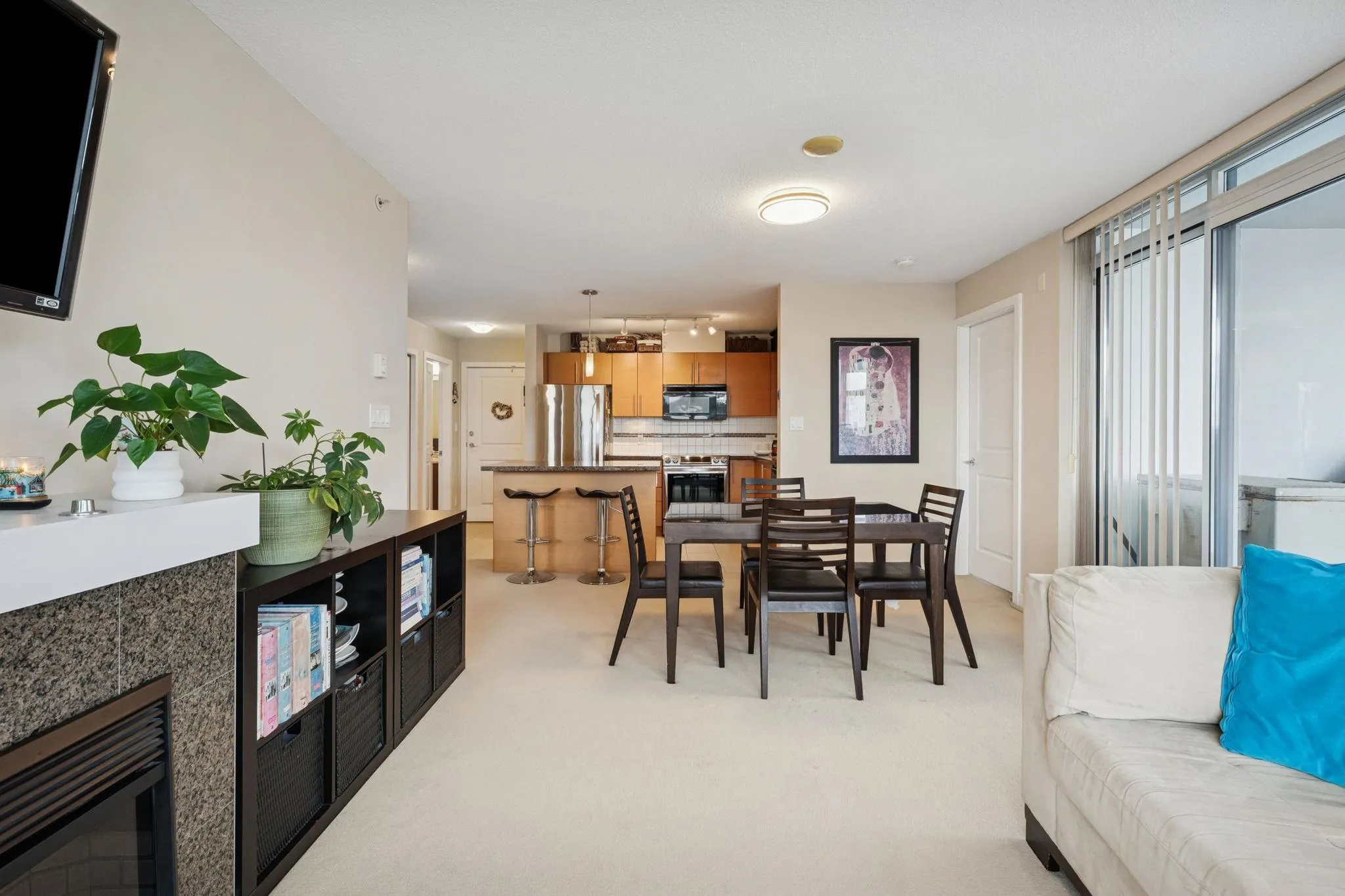 2225 Holdom Avenue #1402