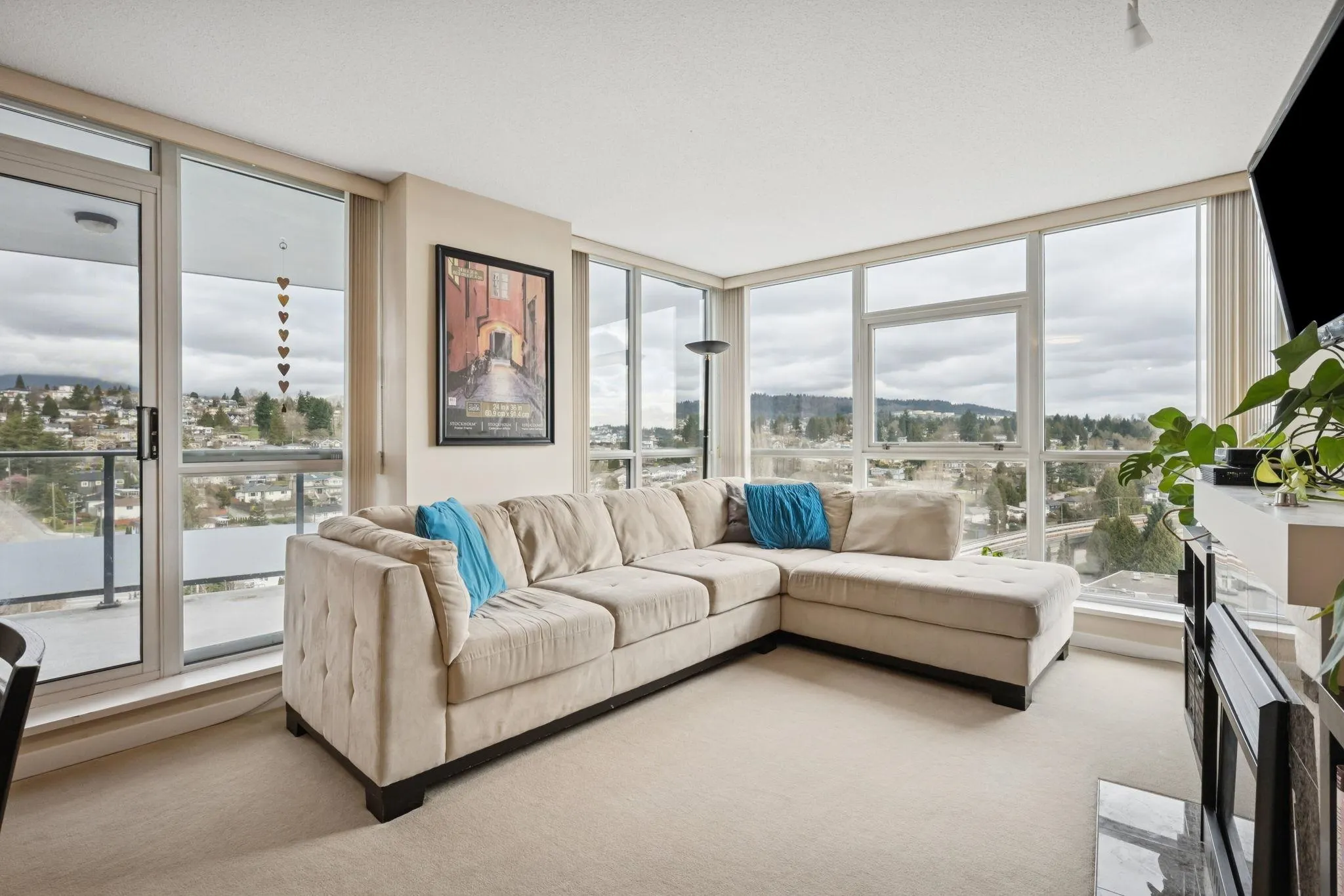 2225 Holdom Avenue #1402