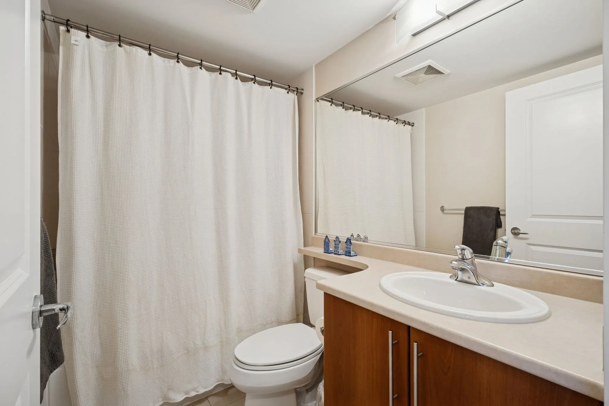 2225 Holdom Avenue #1402