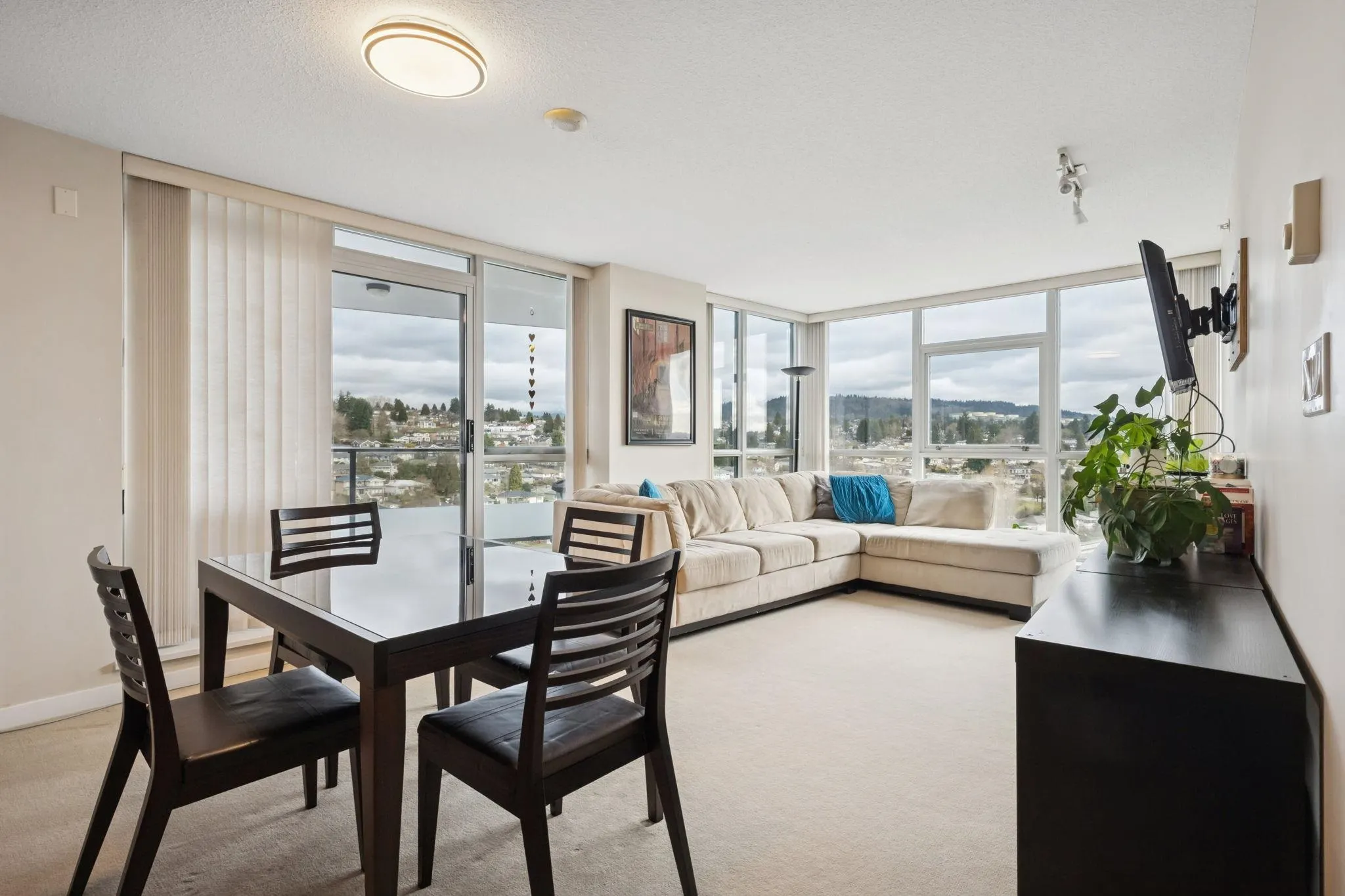 2225 Holdom Avenue #1402