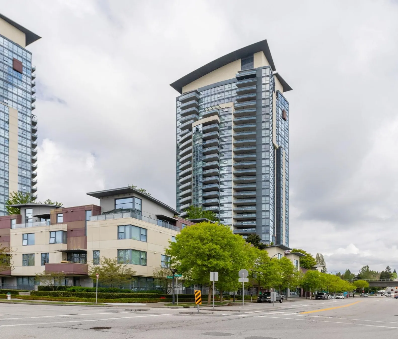 2225 Holdom Avenue #1402