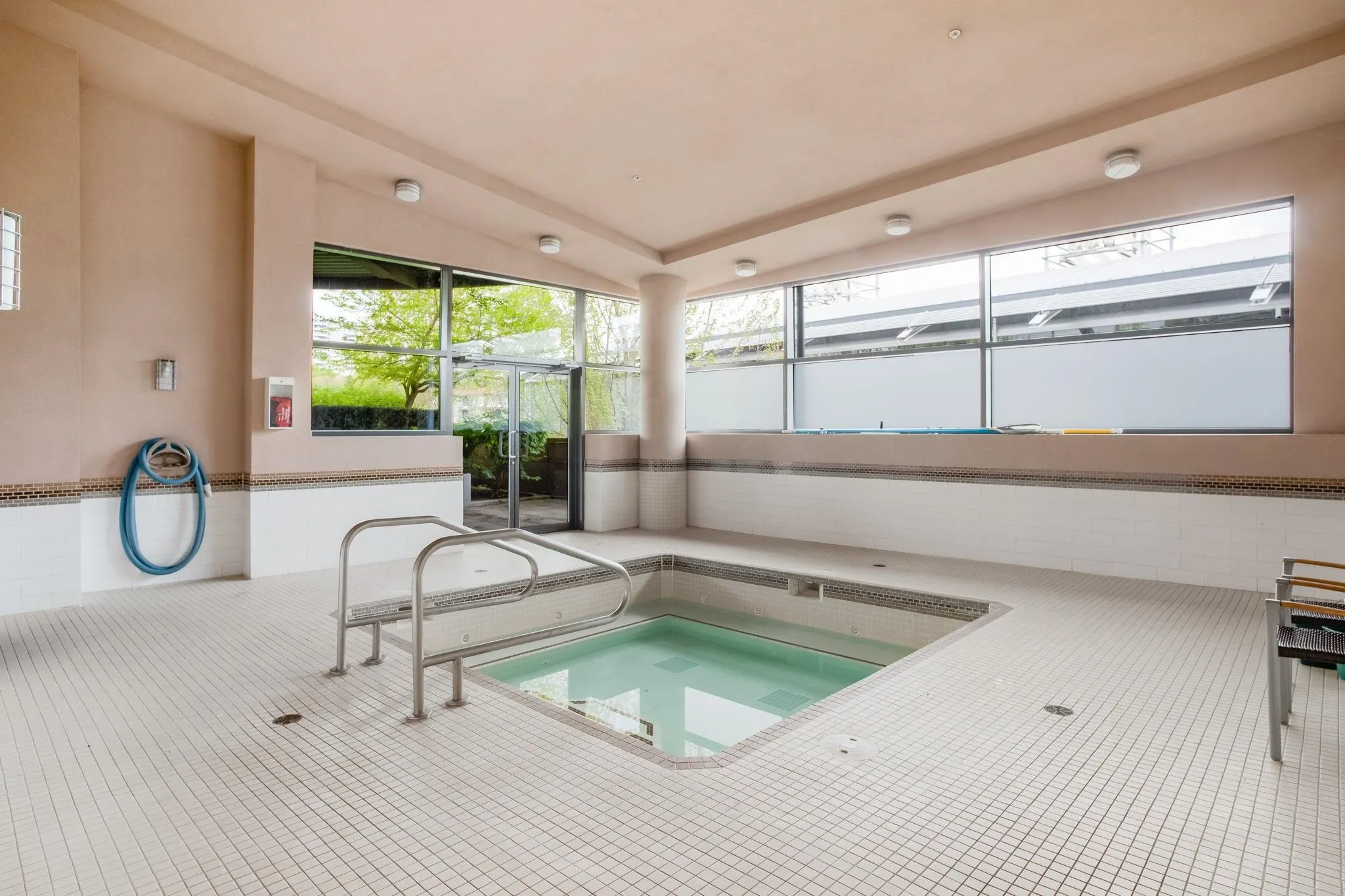 2225 Holdom Avenue #1402