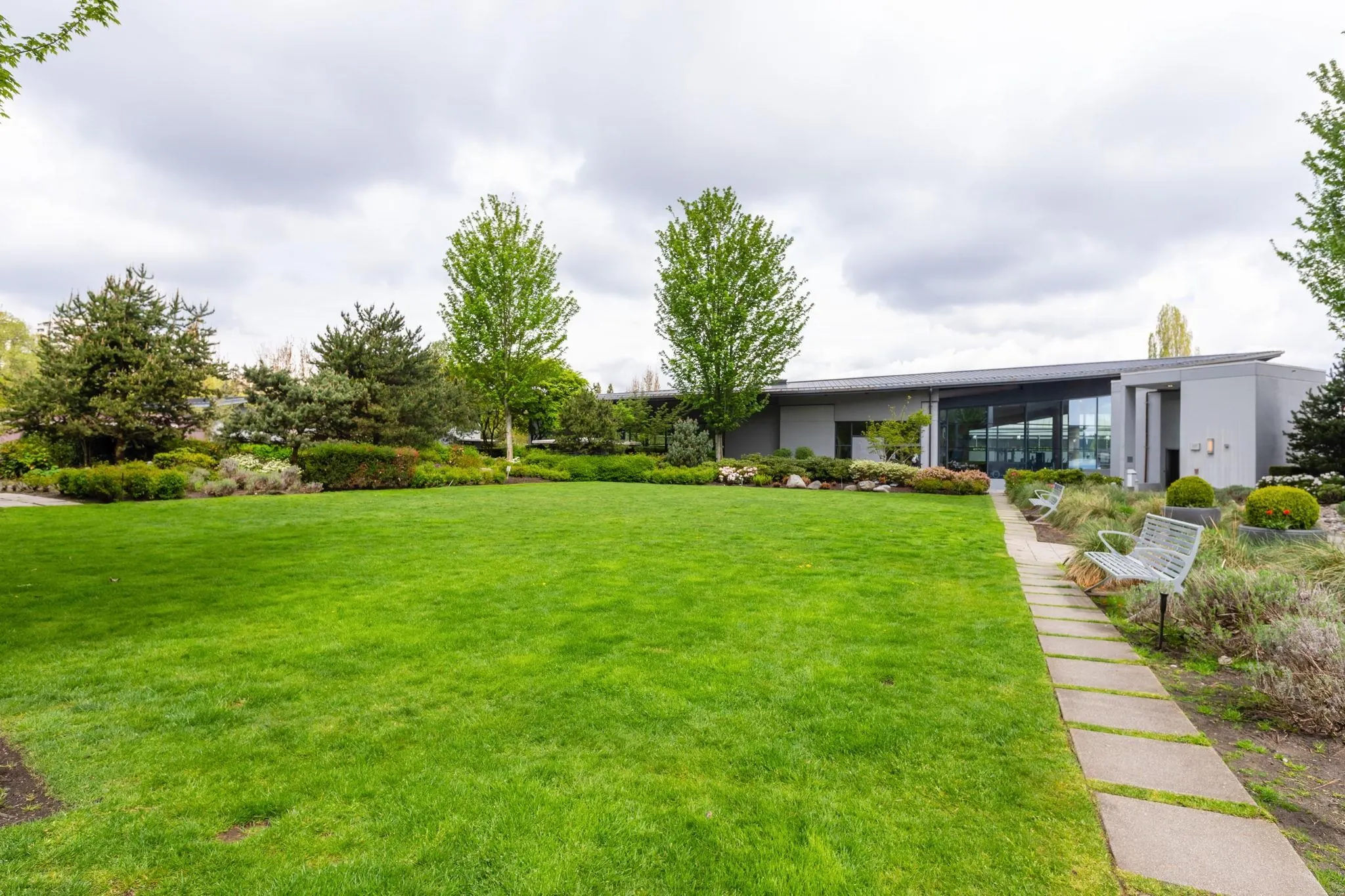 2225 Holdom Avenue #1402