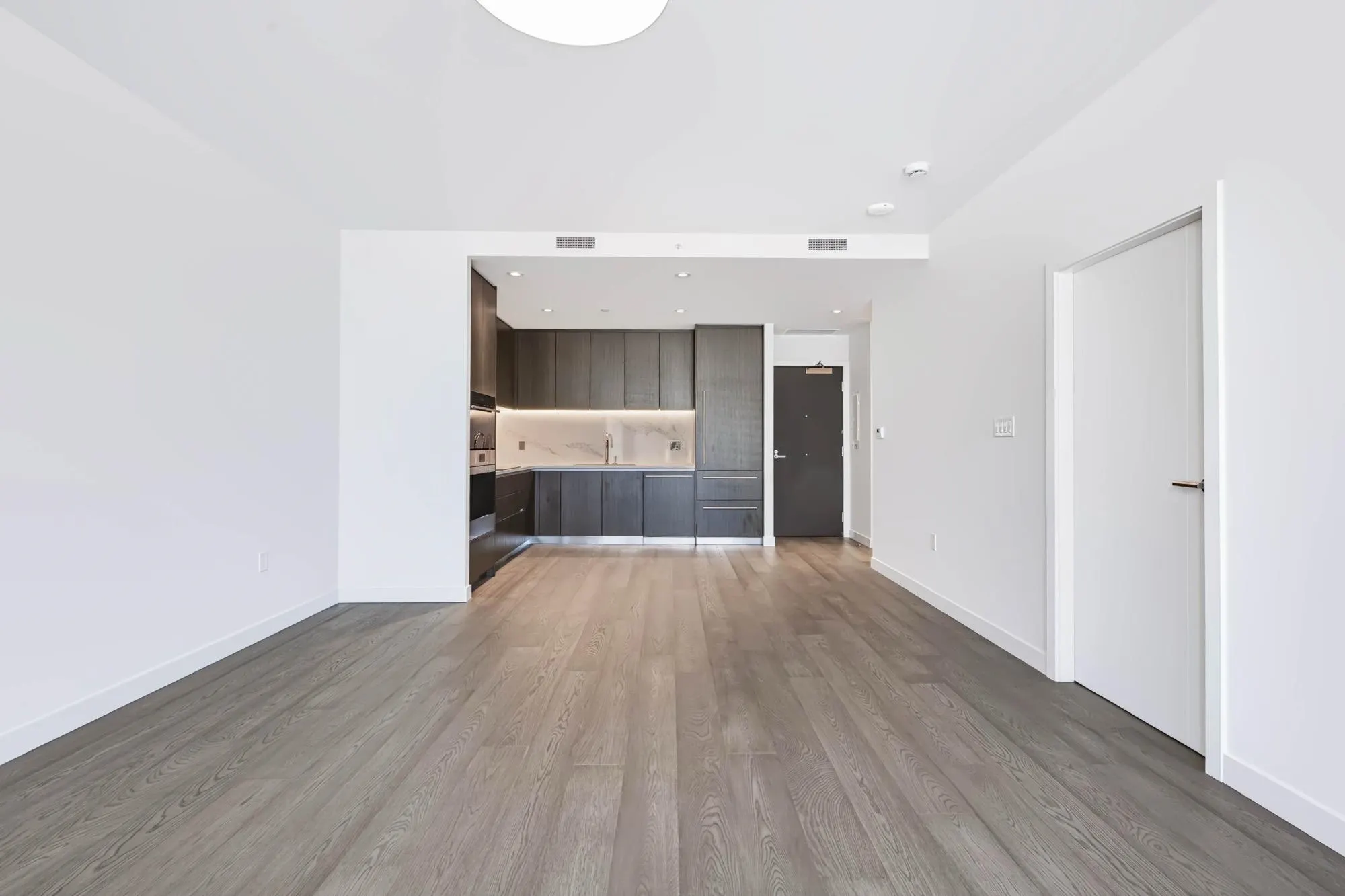 777 Harbour Way #704