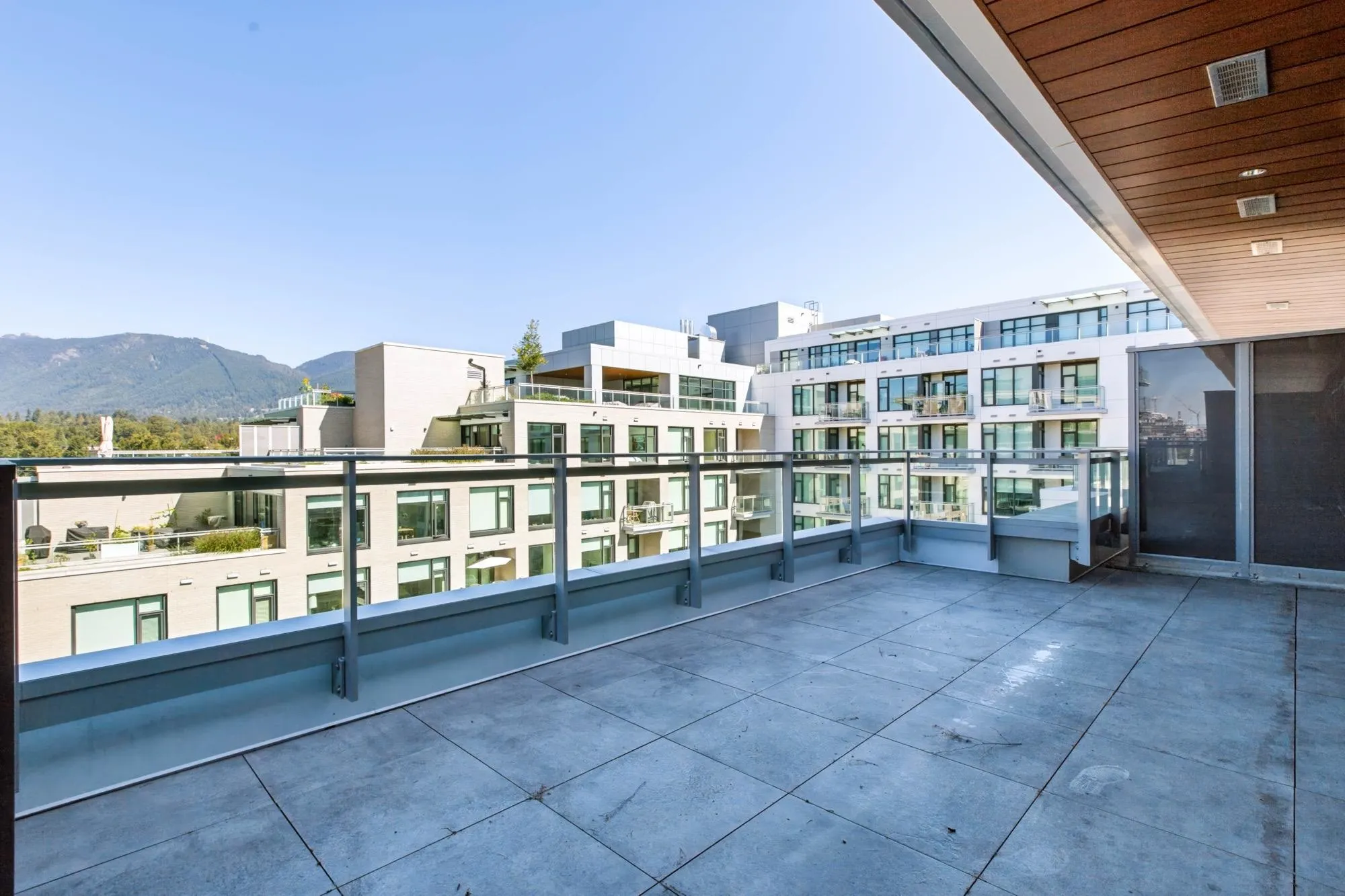 777 Harbour Way #704