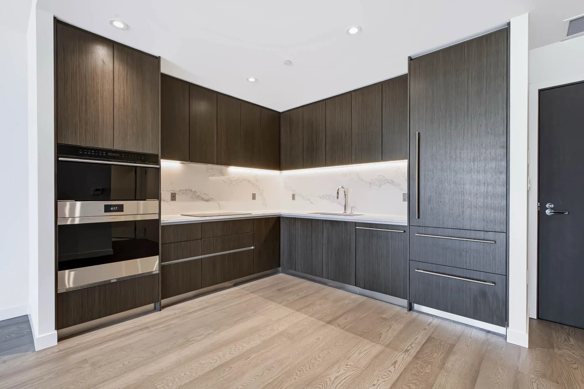 777 Harbour Way #704