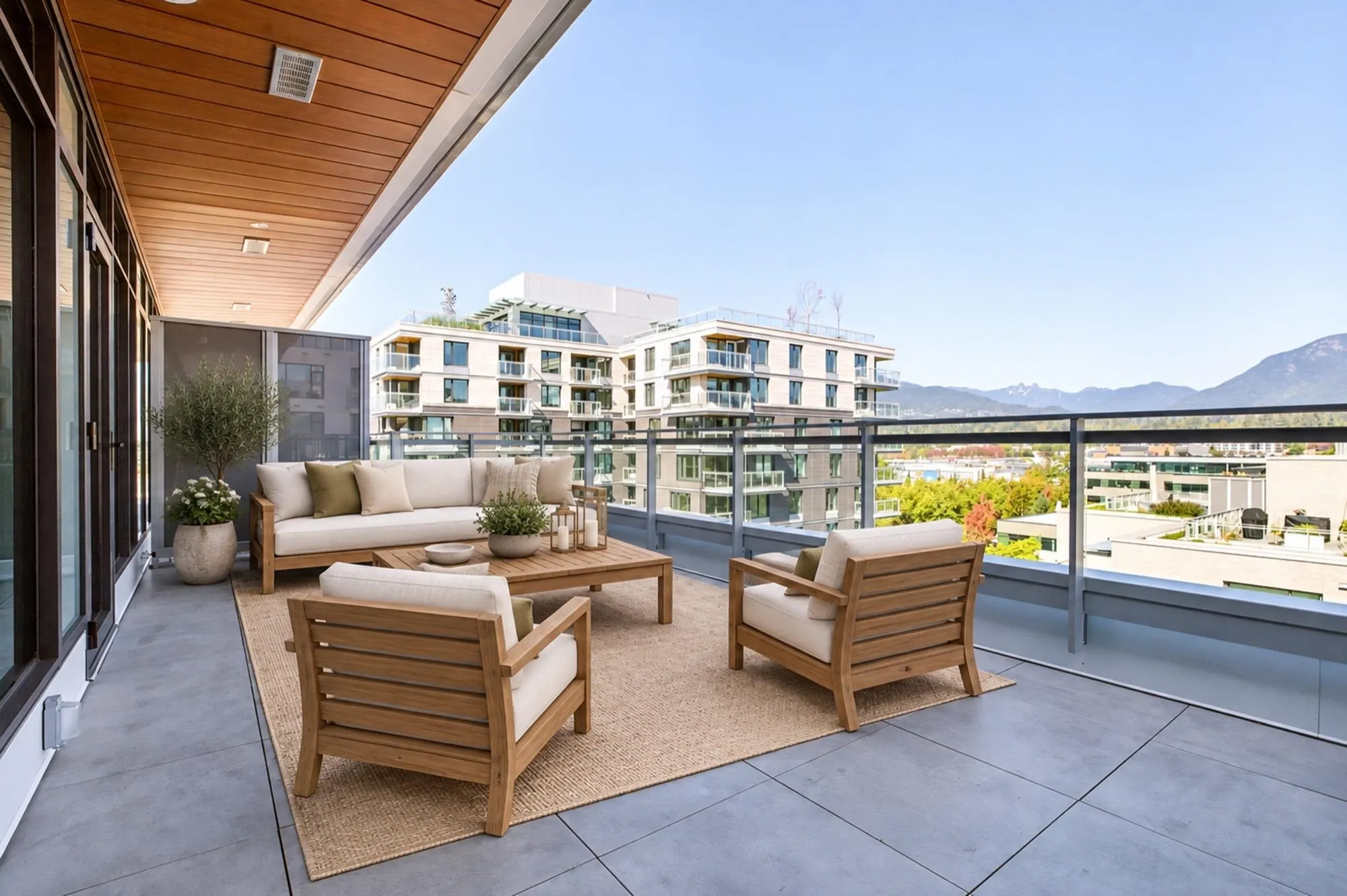 777 Harbour Way #704