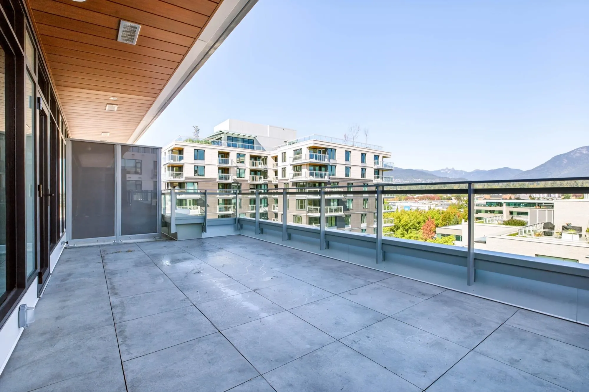 777 Harbour Way #704