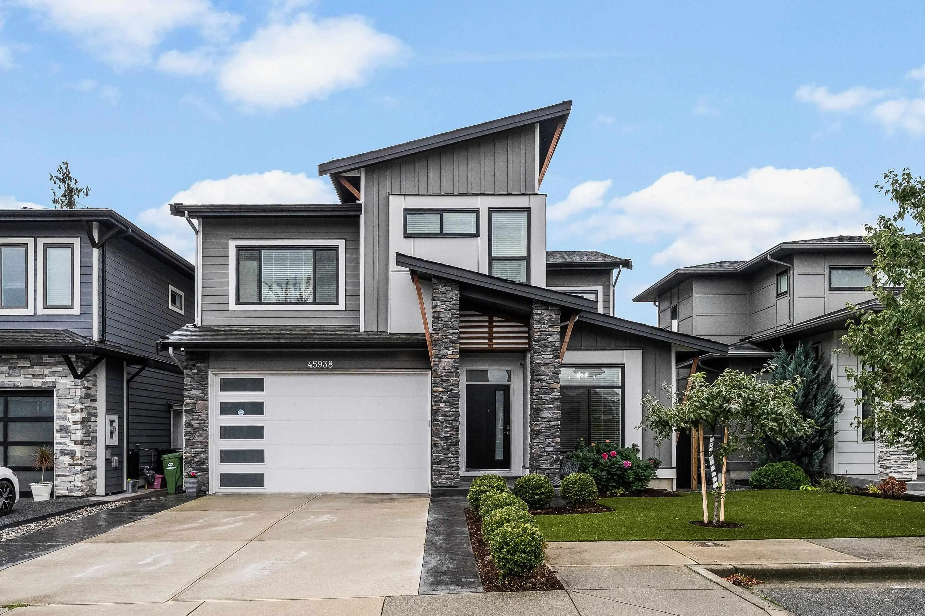 45938 Birdie Place