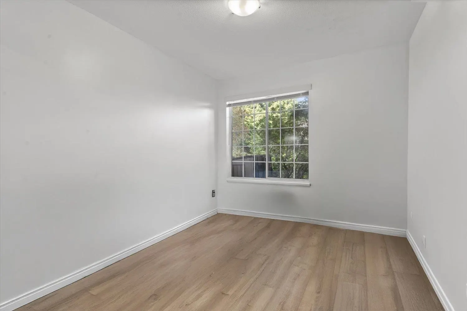 2567 Victoria Street #103