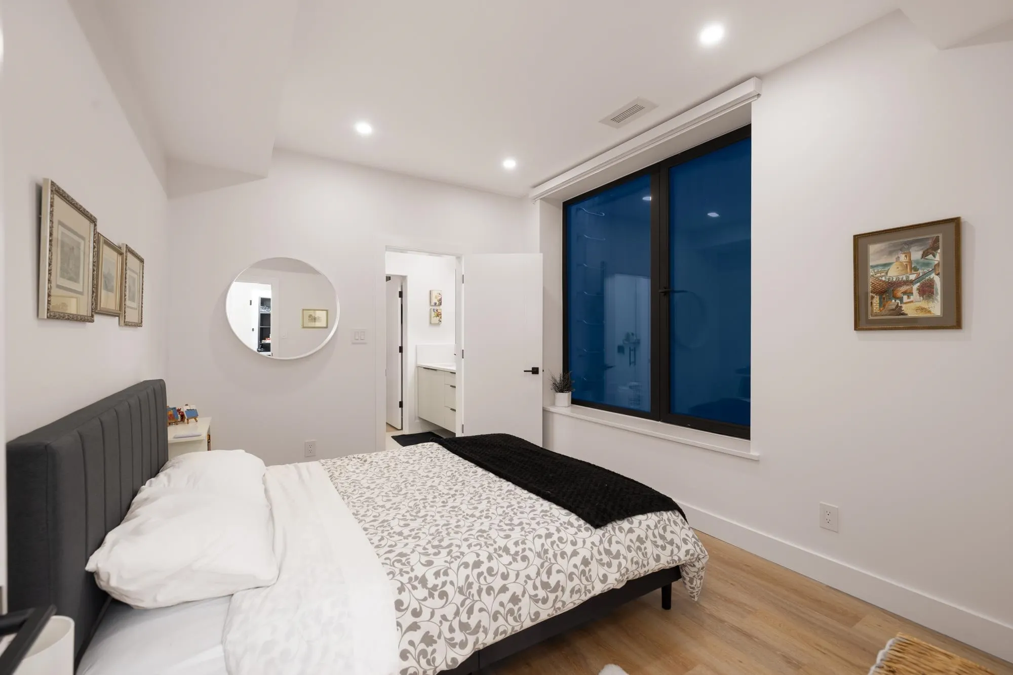 255 Sandringham Crescent