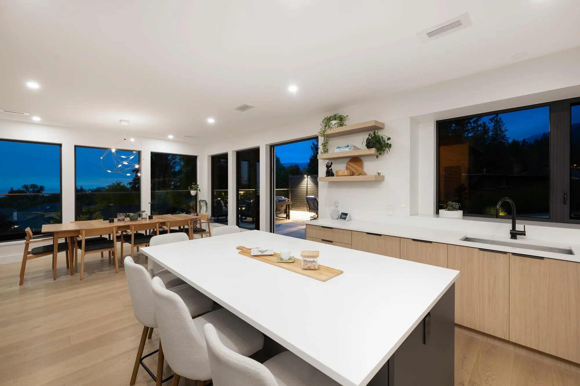 255 Sandringham Crescent